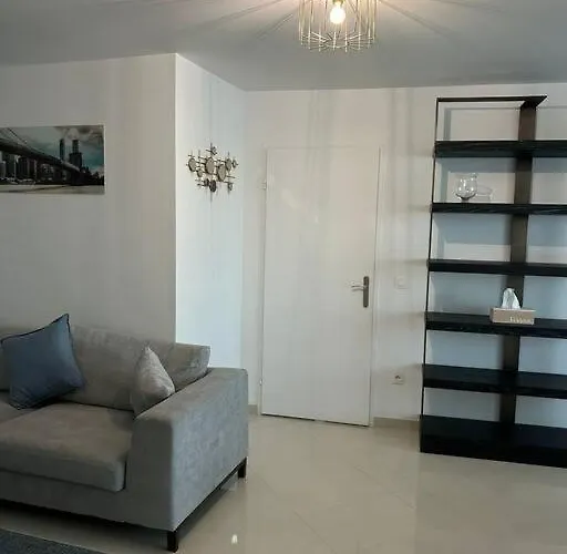 Appartement 10 Mn De Paris Et 5 Mn Du Terminus Paris-Bauvais