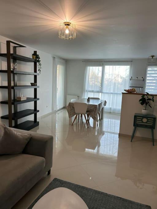 Apartment 10 Mn De Paris Et 5 Mn Du Terminus Paris-bauvais Saint-Denis (Seine-Saint-Denis)