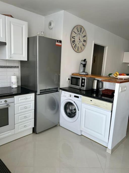 10 Mn De Paris Et 5 Mn Du Terminus Paris-bauvais Apartment Saint-Denis (Seine-Saint-Denis)