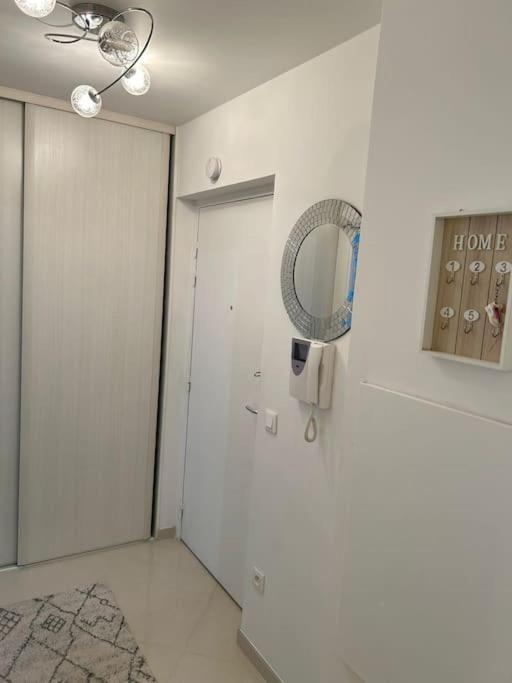 10 Mn De Paris Et 5 Mn Du Terminus Paris-bauvais Apartment